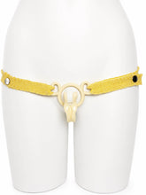 Charger l'image dans la galerie, Yellow Houndstooth elastic support strap shown from the front on a display mannequin; cage not included