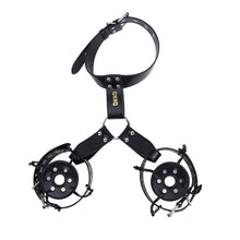 Charger l'image dans la galerie, Black harness collar with two circular riveted covers attached