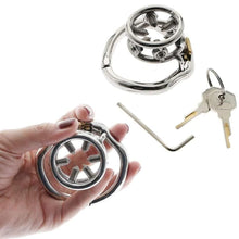 Lade das Bild in den Galerie-Viewer, Extreme Schwanz- und Hodenfolter mit Spielzeugen BDSM