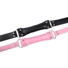 Charger l'image dans la galerie, Bâillon BDSM en cuir souple avec mors BDSM