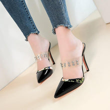 Lade das Bild in den Galerie-Viewer, „Sissy Liz“ Strasspumps