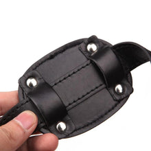 Lade das Bild in den Galerie-Viewer, Sklavengesicht Strapon BDSM