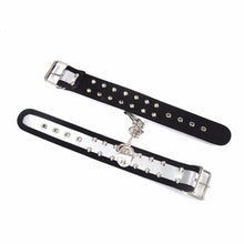 Charger l'image dans la galerie, Menottes de bondage en cuir métallisé