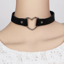 Charger l'image dans la galerie, Collier en cuir coeur BDSM
