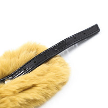 Charger l'image dans la galerie, Collier fétichiste en fourrure Bondage Chic
