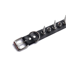 Lade das Bild in den Galerie-Viewer, Unterwürfiges Halsband aus veganem Leder mit Spikes
