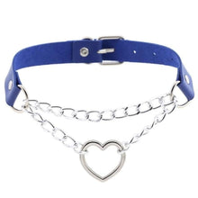 Charger l'image dans la galerie, Collier ras du cou en cuir avec cœur enchaîné