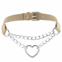 Charger l'image dans la galerie, Collier ras du cou en cuir avec cœur enchaîné