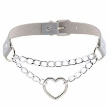 Charger l'image dans la galerie, Collier ras du cou en cuir avec cœur enchaîné