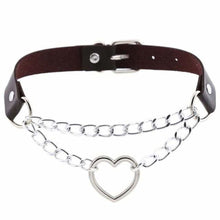 Charger l'image dans la galerie, Collier ras du cou en cuir avec cœur enchaîné