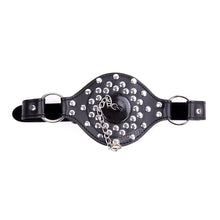 Charger l'image dans la galerie, Bâillon en cuir avec bouche ouverte et trou