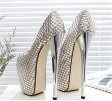 Lade das Bild in den Galerie-Viewer, „Tranny Ingrid“ Stiletto-Pumps