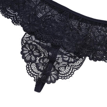 Charger l'image dans la galerie, Culotte en dentelle "Sissy Erika"