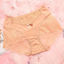 Charger l'image dans la galerie, Culotte en dentelle « Sissy Morgan »