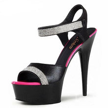 Lade das Bild in den Galerie-Viewer, „Sissy Norma“ Kristallsandalen
