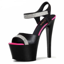 Lade das Bild in den Galerie-Viewer, „Sissy Norma“ Kristallsandalen