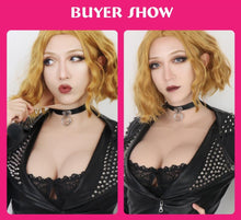 Lade das Bild in den Galerie-Viewer, „Tranny Olivia“ Brustprothesen