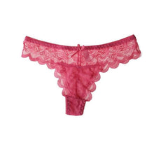Charger l'image dans la galerie, String en dentelle "Sissy Olga"