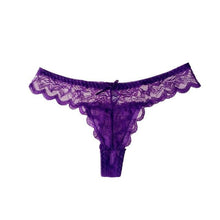 Charger l'image dans la galerie, String en dentelle "Sissy Olga"