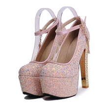 Lade das Bild in den Galerie-Viewer, „Slutty Tranny Elsa“ Plateaupumps