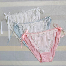 Charger l'image dans la galerie, Culotte en dentelle "Sissy Paris"