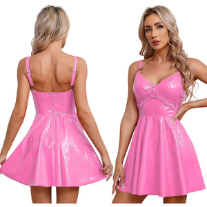 Robe en cuir brillant sans manches en latex 