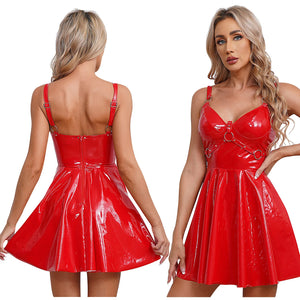 Robe en cuir brillant sans manches en latex 