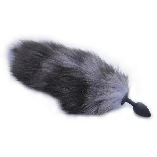 18" Seductive Wolf Tail Plug product view