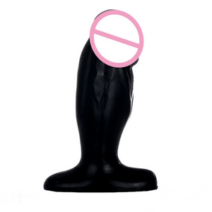 Niedlicher Muffin, der einen kleinen Dildo stopft, BDSM