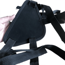 Charger l&#39;image dans la galerie, Gode ​​noir réaliste Strap On Delight BDSM
