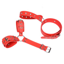 Charger l&#39;image dans la galerie, Menottes sexuelles en cuir pour domination totale BDSM
