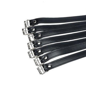 Gürtelähnliche Ganzkörperfesseln aus Leder BDSM