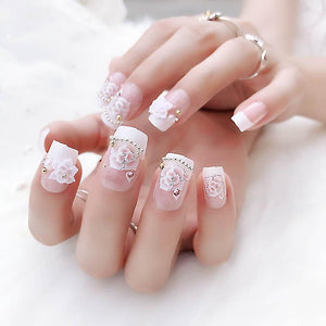 Faux ongles de luxe en strass et fleurs BDSM