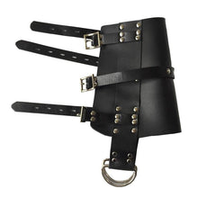 Lade das Bild in den Galerie-Viewer, Hardcore Suspension Bondage Fußfesseln BDSM

