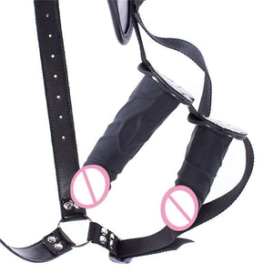 Stopffolter mit doppelseitigem Strap-On, BDSM