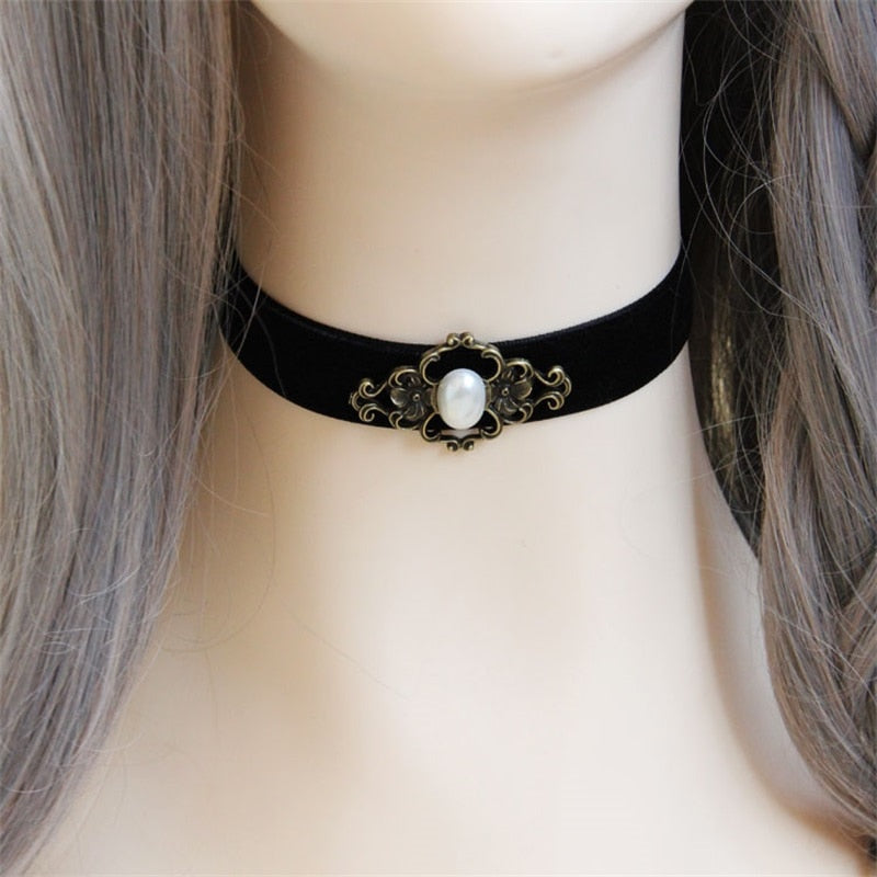 "Sissy Anna" Pearl Choker, gallery view 3