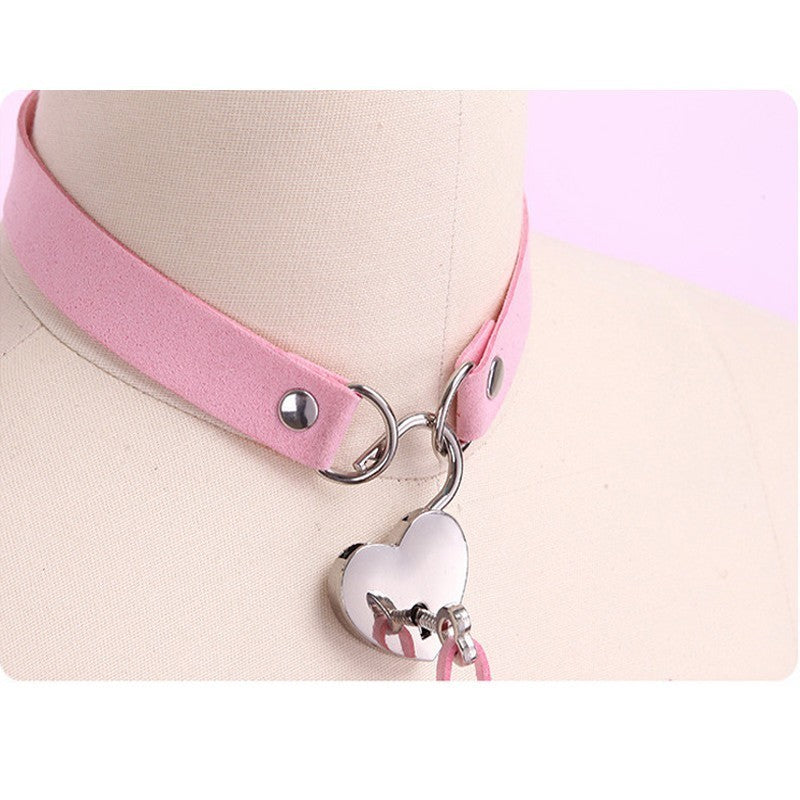 "Key To My Heart" Collar & Lock Set, gallery view 2