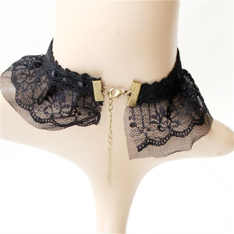 Sissy Lace Choker Necklace, gallery view 3
