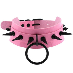 Unterwürfiges Halsband mit Stacheln