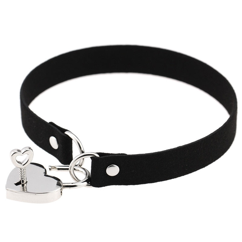"Key To My Heart" Collar & Lock Set, gallery view 5