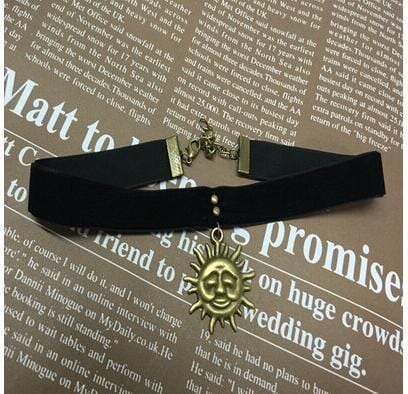 Mister Sun Velvet Choker Collar product view