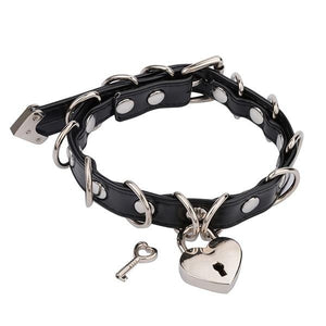 Unterwürfiger, abschließbarer Herz-Choker mit Schlüssel