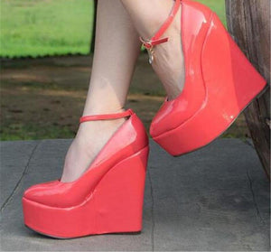"Sissy Lucy" Wedge Pumps