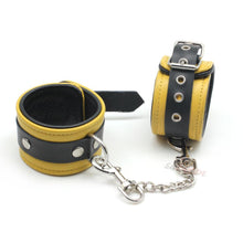 Lade das Bild in den Galerie-Viewer, Totale Dominanz, Sex, Handschellen, BDSM
