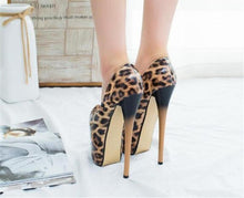 Load image into Gallery viewer, &quot;Tranny Lilly&quot; Leopard Pumps
