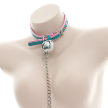 Lade das Bild in den Galerie-Viewer, Sissy Lederhalsband mit Glöckchen BDSM
